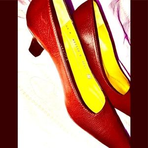 Bruno Magli Brwn Italian Pebbled Leather Pumps/ 8.